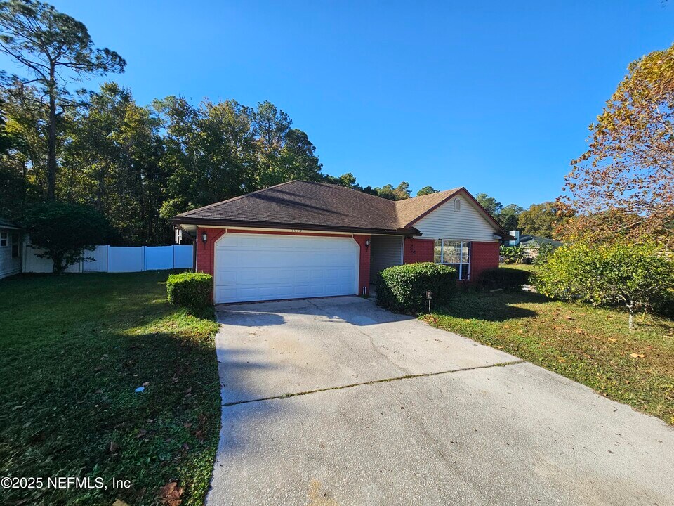 9032 Cumberland Forest Way in Jacksonville, FL - Building Photo
