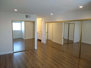 23401 Park Sorrento, Unit 36 in Calabasas, CA - Building Photo - Building Photo