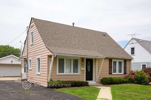 7928 Menard Ave in Burbank, IL - Building Photo