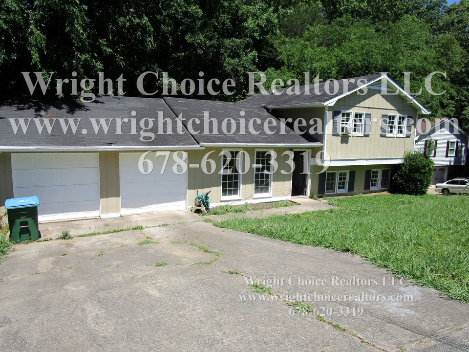 667 Rae Dr SW in Lawrenceville, GA - Building Photo