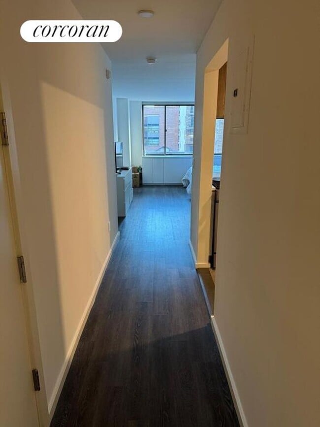 520 W 43rd St in New York, NY - Building Photo - Building Photo