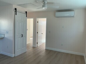 5109 Dubois Dr in San Diego, CA - Foto de edificio - Building Photo