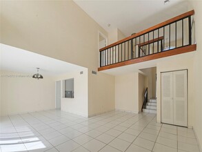 1341 SW 124th Ct in Miami, FL - Foto de edificio - Building Photo