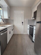 17 Shoreham Terrace in Fairfield, CT - Building Photo - Building Photo