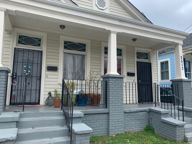 property at 2513 Palmyra St