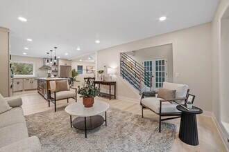 17711 Creek Ridge Pass in Minnetonka, MN - Building Photo - Building Photo
