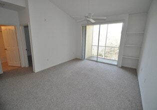 5709 Legacy Crescent Pl in Riverview, FL - Building Photo - Building Photo