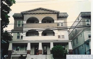 34 Fairview Ave in Hudson, NY - Building Photo