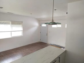 7046 Enfield Ave in Los Angeles, CA - Building Photo - Building Photo