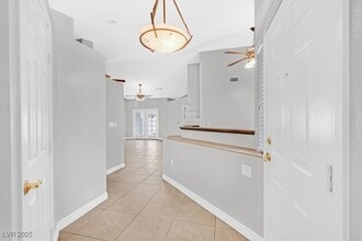 100 Painted Valley St in Henderson, NV - Building Photo - Building Photo