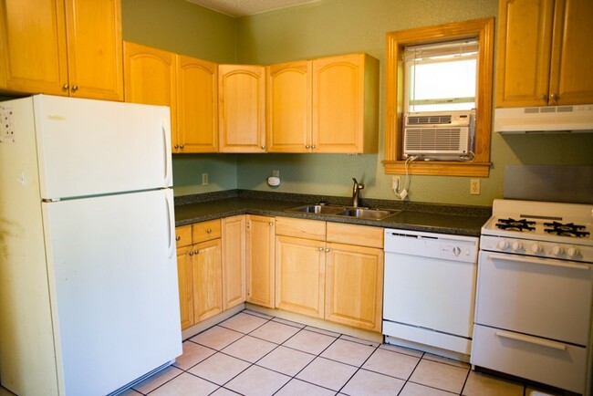 property at 825 15th Ave SE