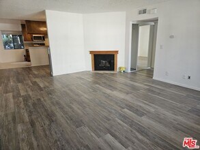 5170 N Columbus Ave-Unit -3 in Sherman Oaks, CA - Building Photo - Building Photo