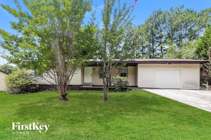 3400 Flat Shoals Rd in College Park, GA - Building Photo
