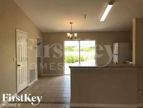 3600-3619 19th St SW in Lehigh Acres, FL - Building Photo - Building Photo