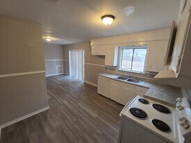 1352 Dianne Dr in Jackson, MS - Building Photo