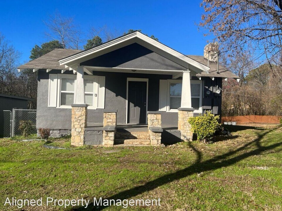 100 Dexter St in Hot Springs, AR - Building Photo