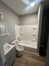 1569 Glenmont Rd, Unit 2nd floor in East Cleveland, OH - Building Photo - Building Photo