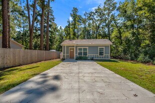 15 Arapaho Trl in Crawfordville, FL - Building Photo