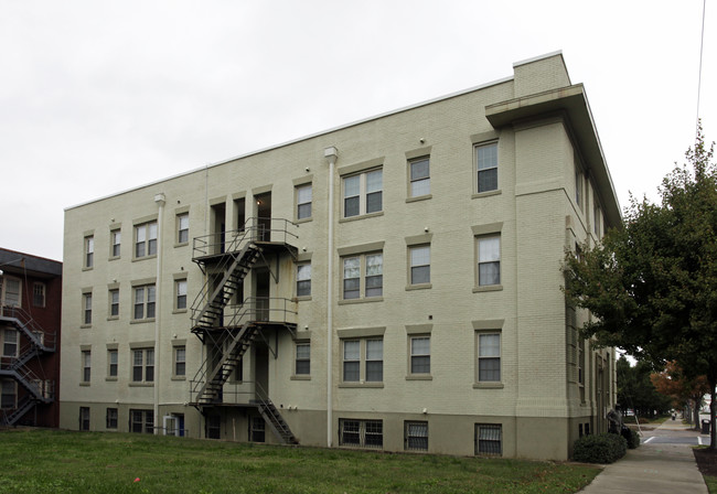 Marlborugh Flats in Newport News, VA - Building Photo - Building Photo