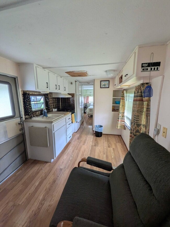 property at 28513 S Palm Ct Dr