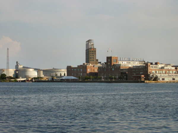 Silo Point in Baltimore, MD - Building Photo