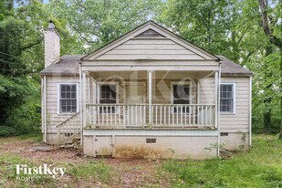 2641 Sylvan Rd in Atlanta, GA - Building Photo