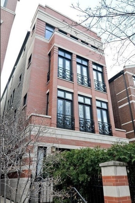 property at 2850 N Burling St