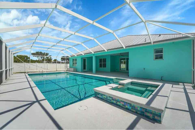 property at 2420 SE Rock Springs Dr