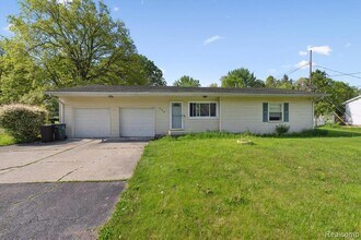 500 Trombley Rd in Troy, MI - Building Photo - Building Photo