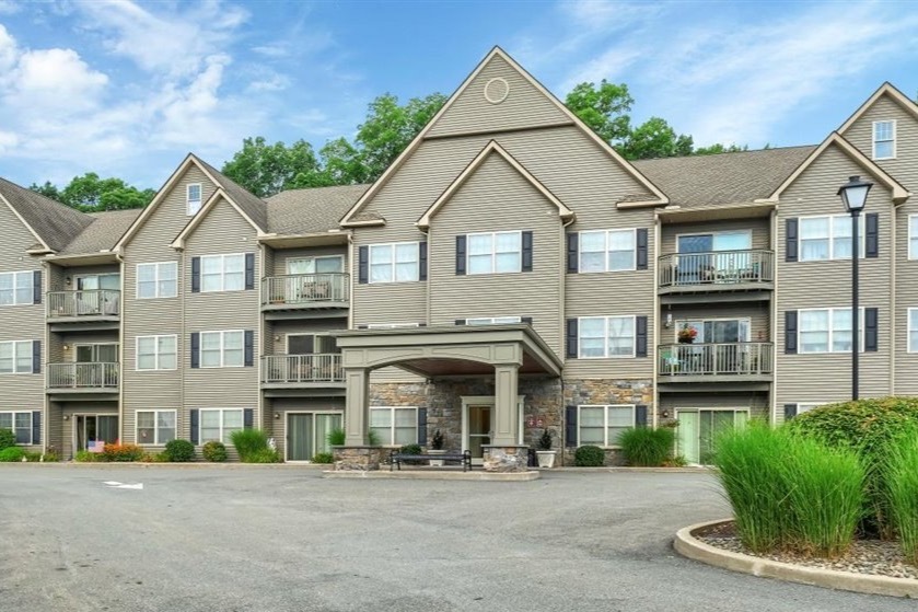 Stewart Woods Apartments in Newburgh, NY - Building Photo