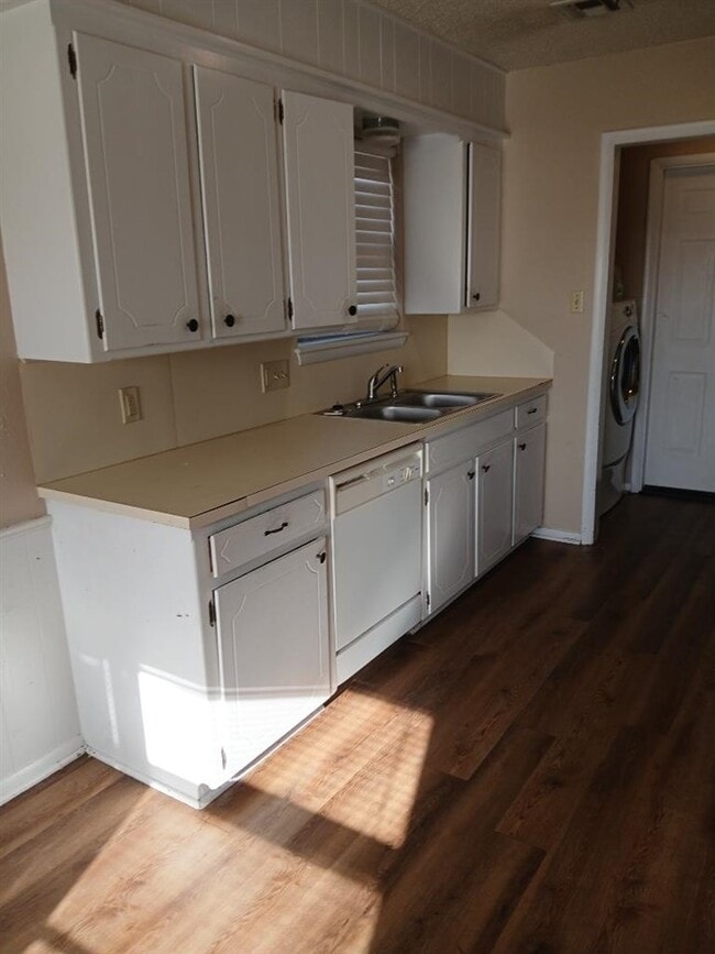 property at 119 SE Surrey Ln