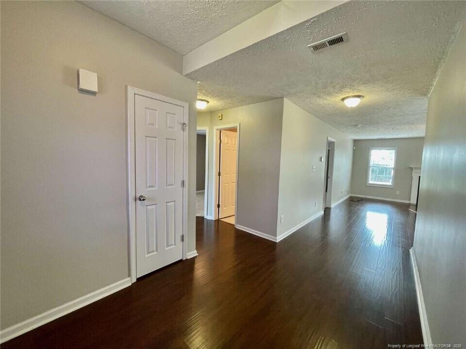193 Lochwood Dr in Raeford, NC - Building Photo