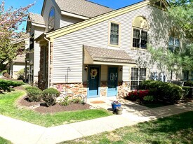 1109 Foxmeadow Dr, Unit 1109 in Royersford, PA - Building Photo