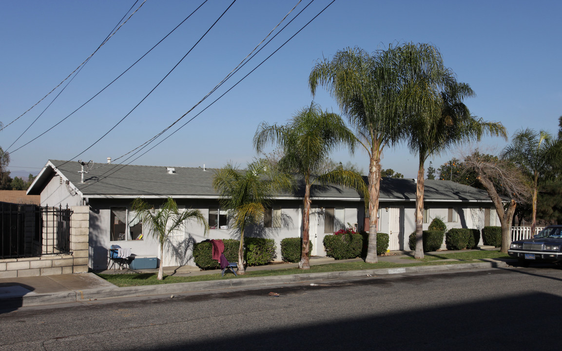 10373 Gould St in Riverside, CA - Foto de edificio