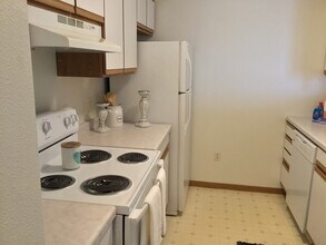 Rosewood Glen Senior Apartments (ages 55+) in New London, WI - Building Photo - Building Photo