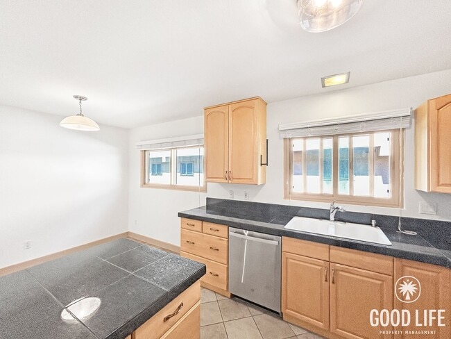 2666 Worden St in San Diego, CA - Building Photo - Building Photo