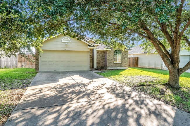 3715 Westfield Dr in College Station, TX - Foto de edificio - Building Photo