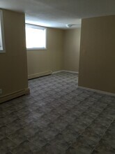30-30 Westmount Rd W in Kitchener, ON - Building Photo - Building Photo