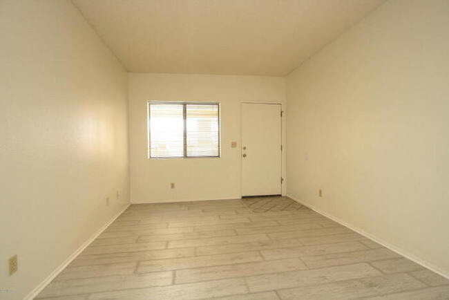 7666 E 22nd St-Unit -APT 43 in Tucson, AZ - Building Photo - Building Photo