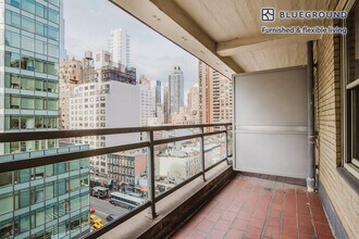 300 E 57th St in New York, NY - Building Photo - Building Photo