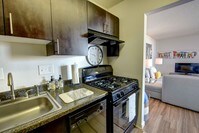 Spacious kitchen with gorgeous upgrades - Overlook at Mile High Apartamentos in Denver, Colorado
