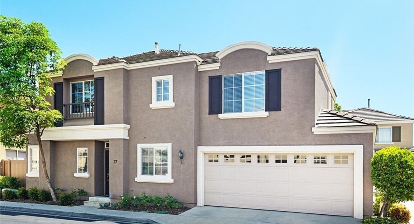 77 Rue Monet in Lake Forest, CA - Building Photo