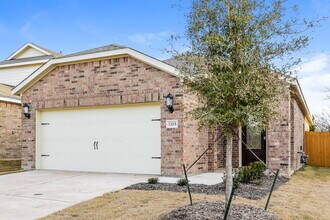 1215 Butler Ave in Princeton, TX - Building Photo - Building Photo