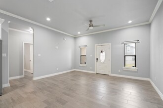 1010 Tesoro Stone in Del Rio, TX - Building Photo - Building Photo
