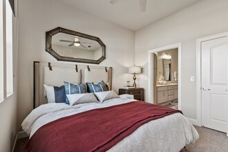 Waterford Market Apartments in Frisco, TX - Foto de edificio - Building Photo