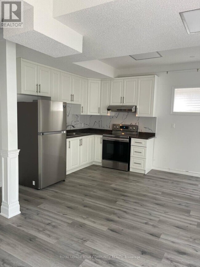 9 Magdalan Cres in Richmond Hill, ON - Building Photo - Building Photo