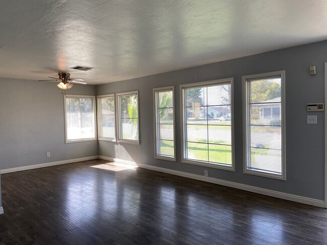 222 Olive St in Bakersfield, CA - Building Photo - Building Photo