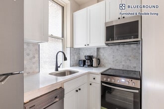 77 Barrow St in New York, NY - Building Photo - Building Photo