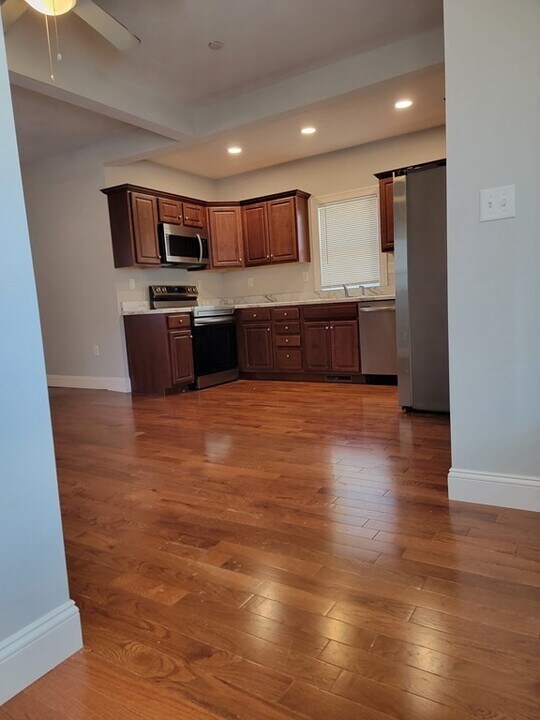 946 Warren Ave in Brockton, MA - Building Photo