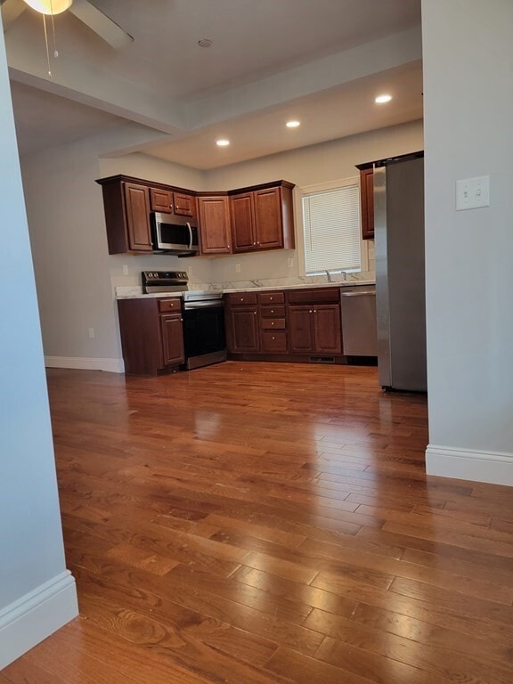 property at 946 Warren Ave